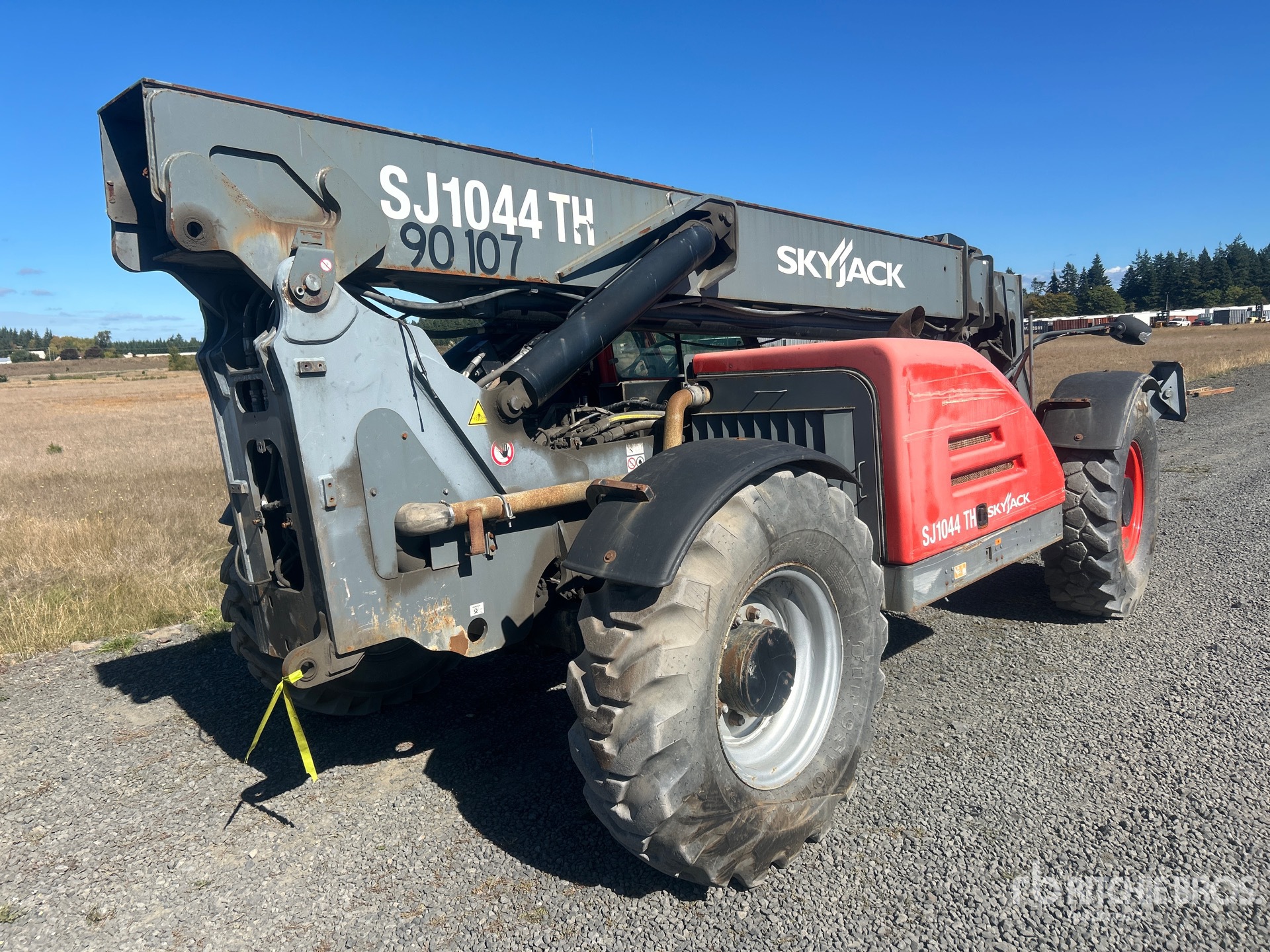 General Appearance with Picture, Right Rear Corner