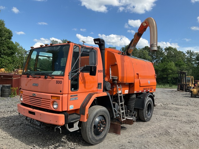 Johnston 605 Series on 2000 Sterling SC7000 Sweeper Truck
