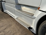 4 Underbody - Truck with 