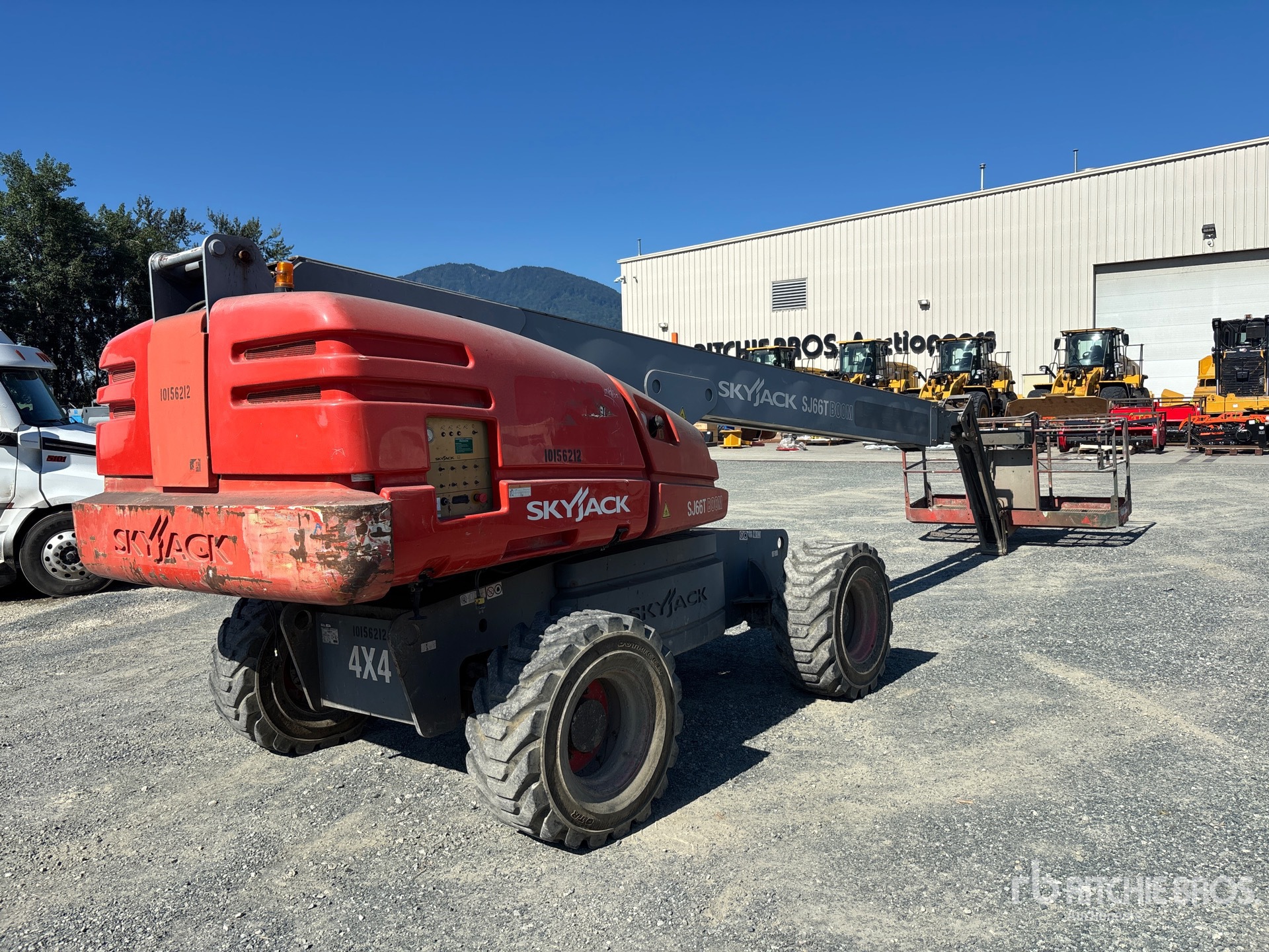 General Appearance with Picture, Right Rear Corner