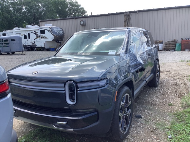 2025 Rivian R1S AWD Electric SUV