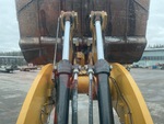 Hydraulics with Bucket Tilt Cylinders