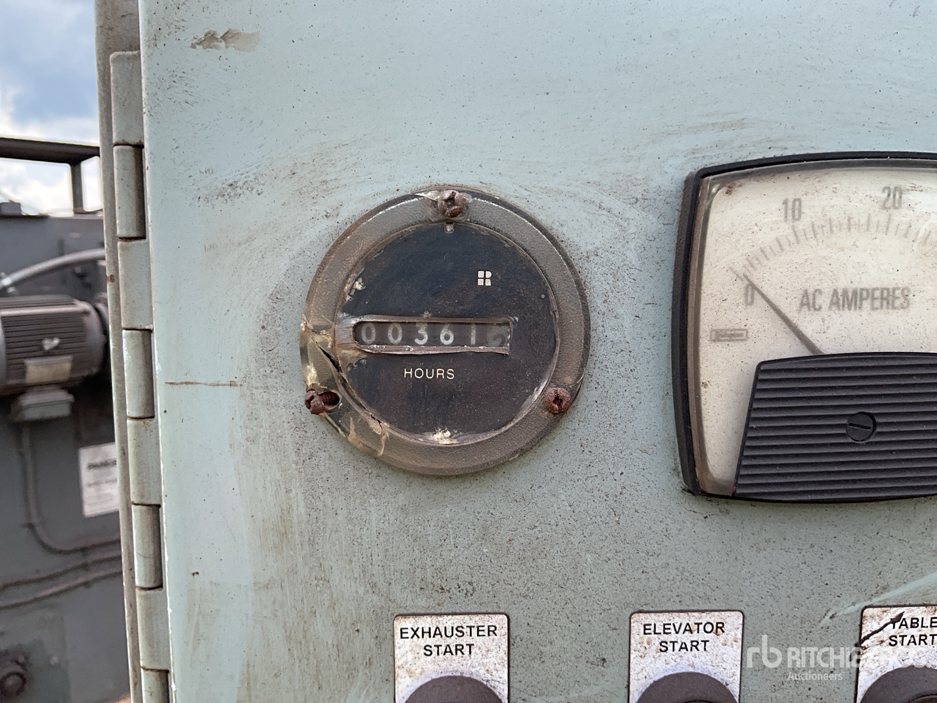 General Appearance with Hour Meter / Odometer
