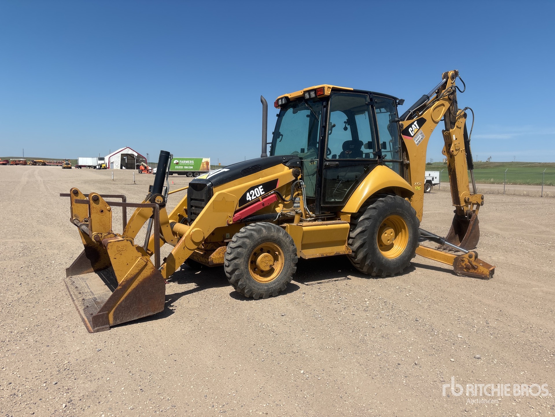 RETROEXCAVADORA 2010 CATERPILLAR 420E