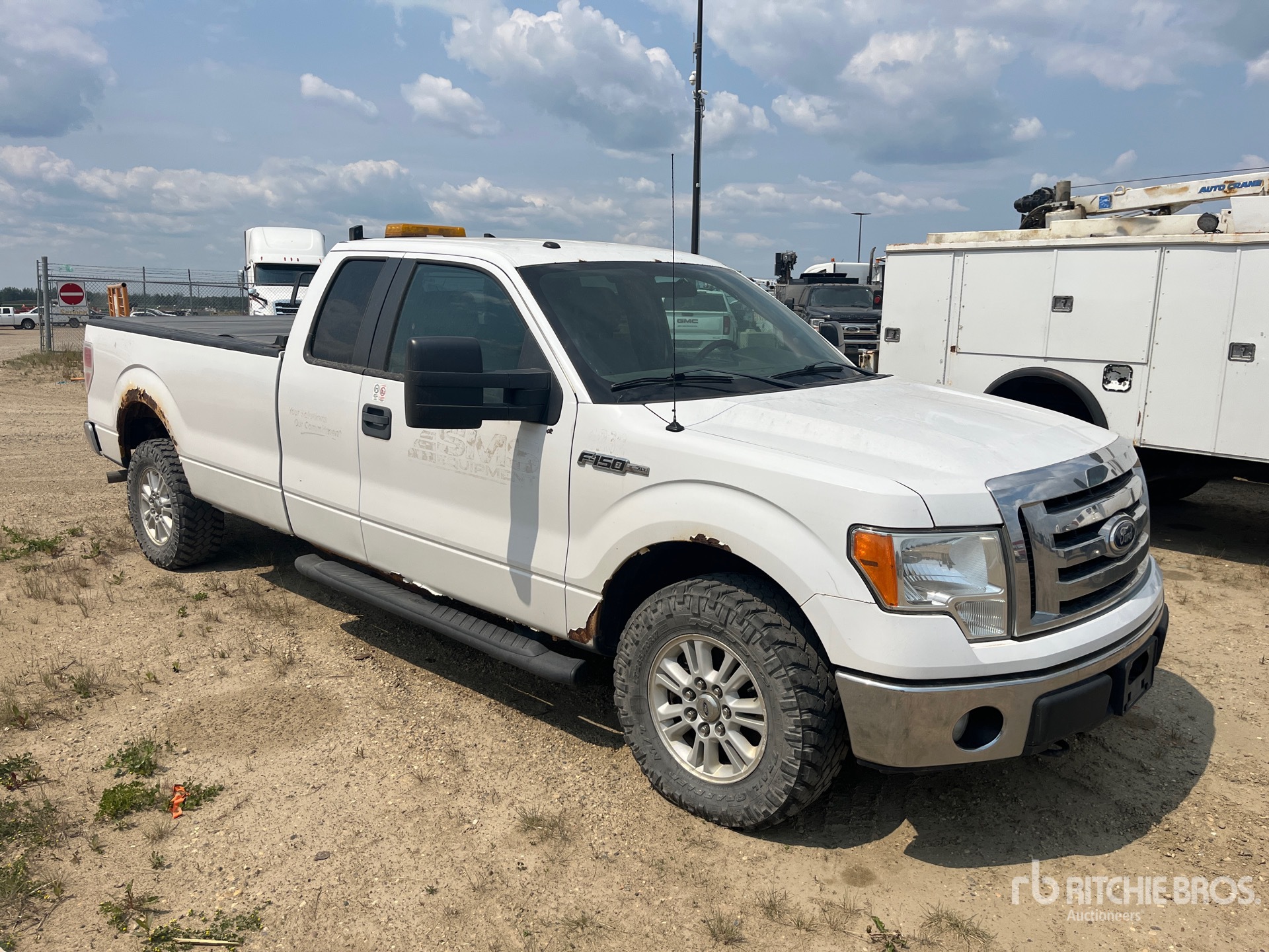 General Appearance with Picture, Right Front Corner