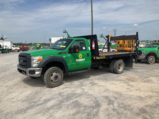 2013 Ford F-450 XL 4x4 Flatbed Truck