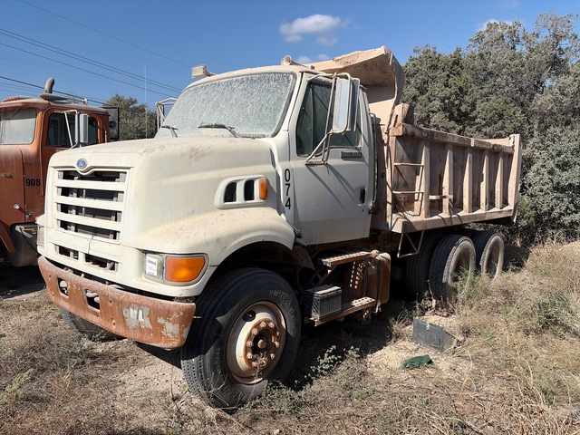 1997 Ford LT8501 6x4 T/A Dump Truck 1997 Ford LT8501 6x4 T/A Dump Truck