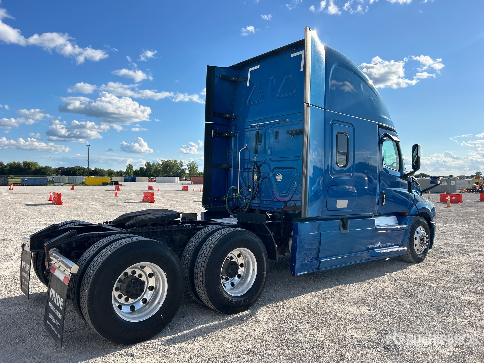 General Appearance with Imagen: esquina trasera derecha