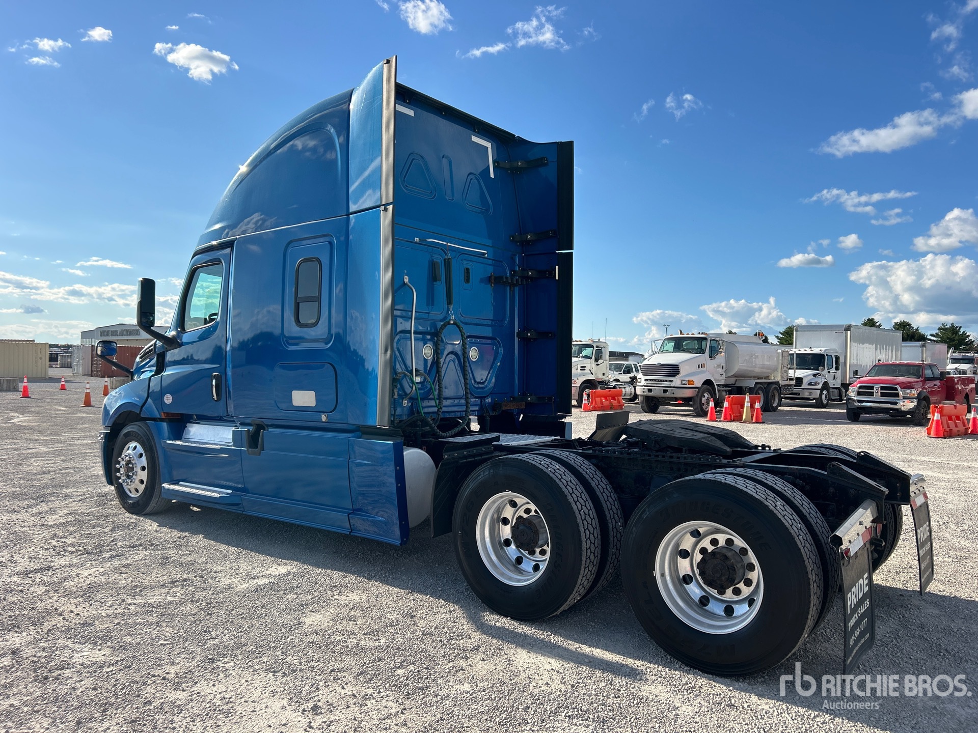 General Appearance with Imagen: esquina trasera izquierda