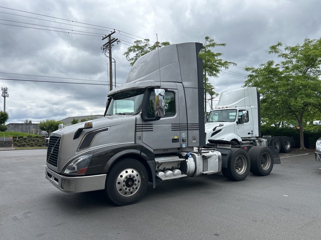 2017 Volvo VNL 6x4 T/A Day Cab Truck Tractor