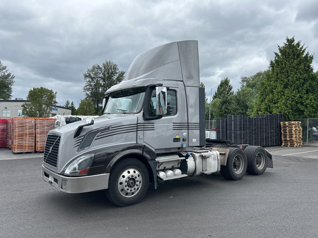 2017 Volvo VNL 6x4 T/A Day Cab Truck Tractor