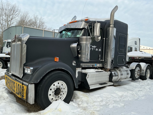 2012 Kenworth W900 8x4 Tri/A Sleeper Truck Tractor