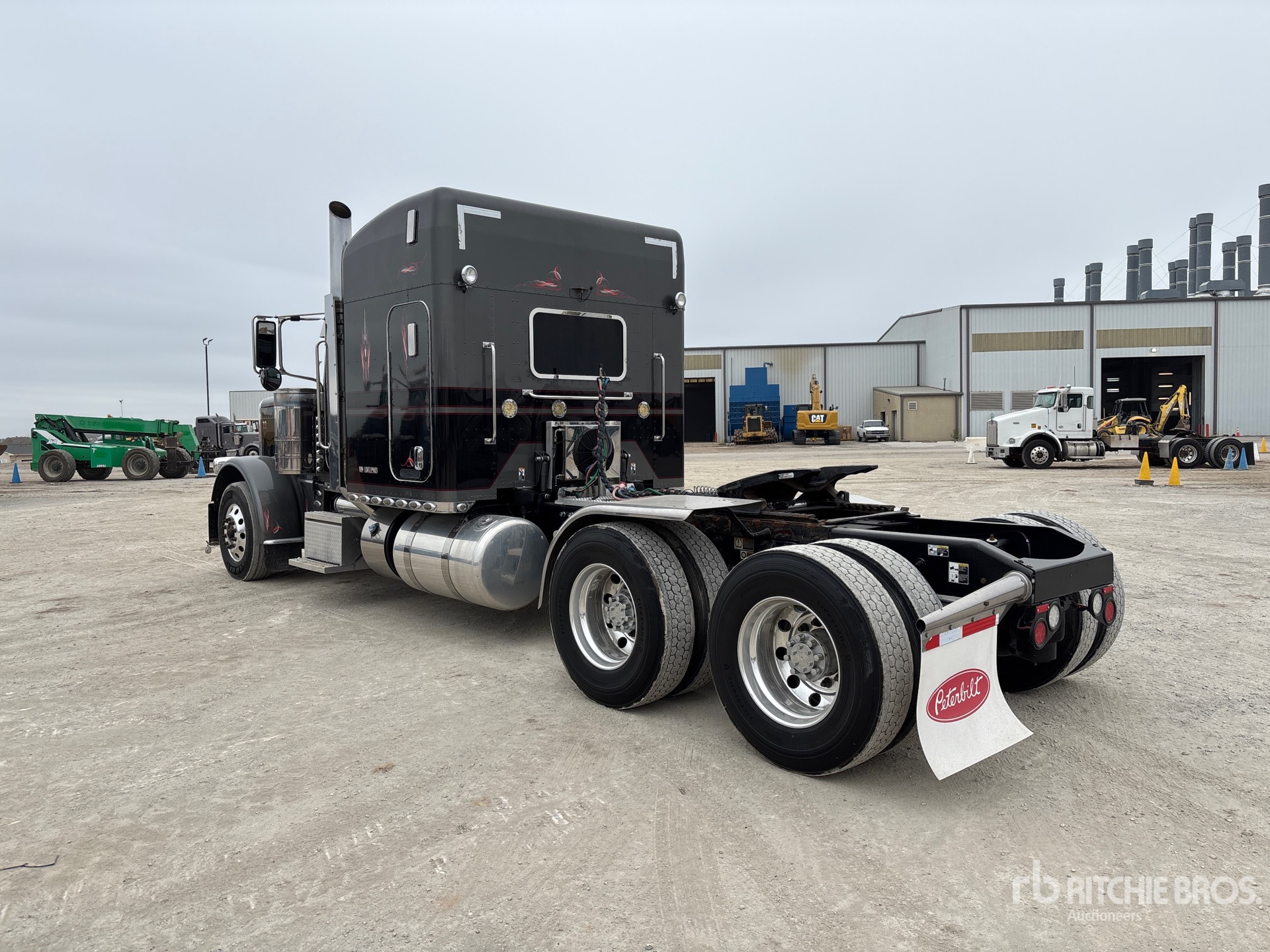 General Appearance with Foto, angolo posteriore sinistro