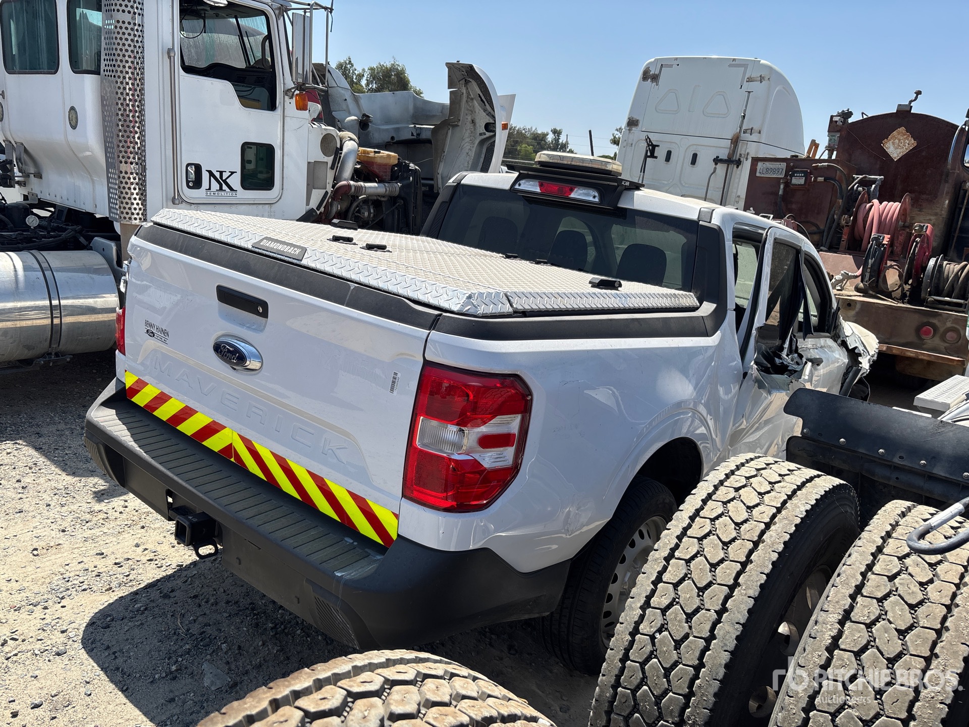 General Appearance with Picture, Right Rear Corner