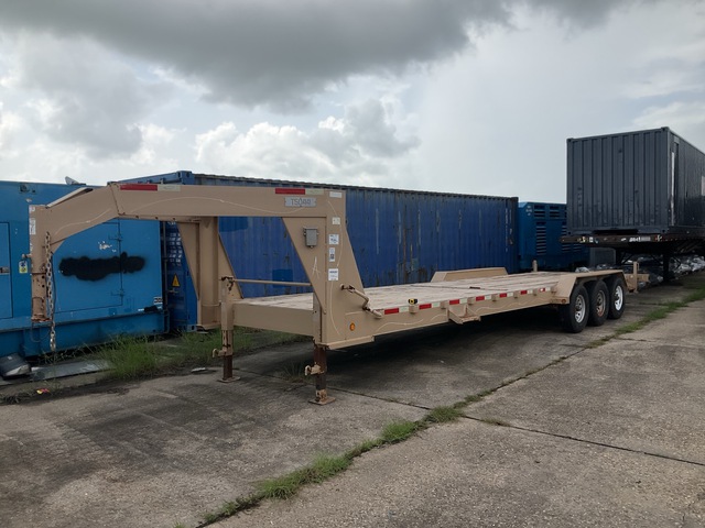 2015 Drct ABU 30 ft Tri/A Gooseneck Flatbed Trailer