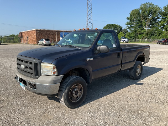 2005 Ford F-250 XL 4x4 Pickup