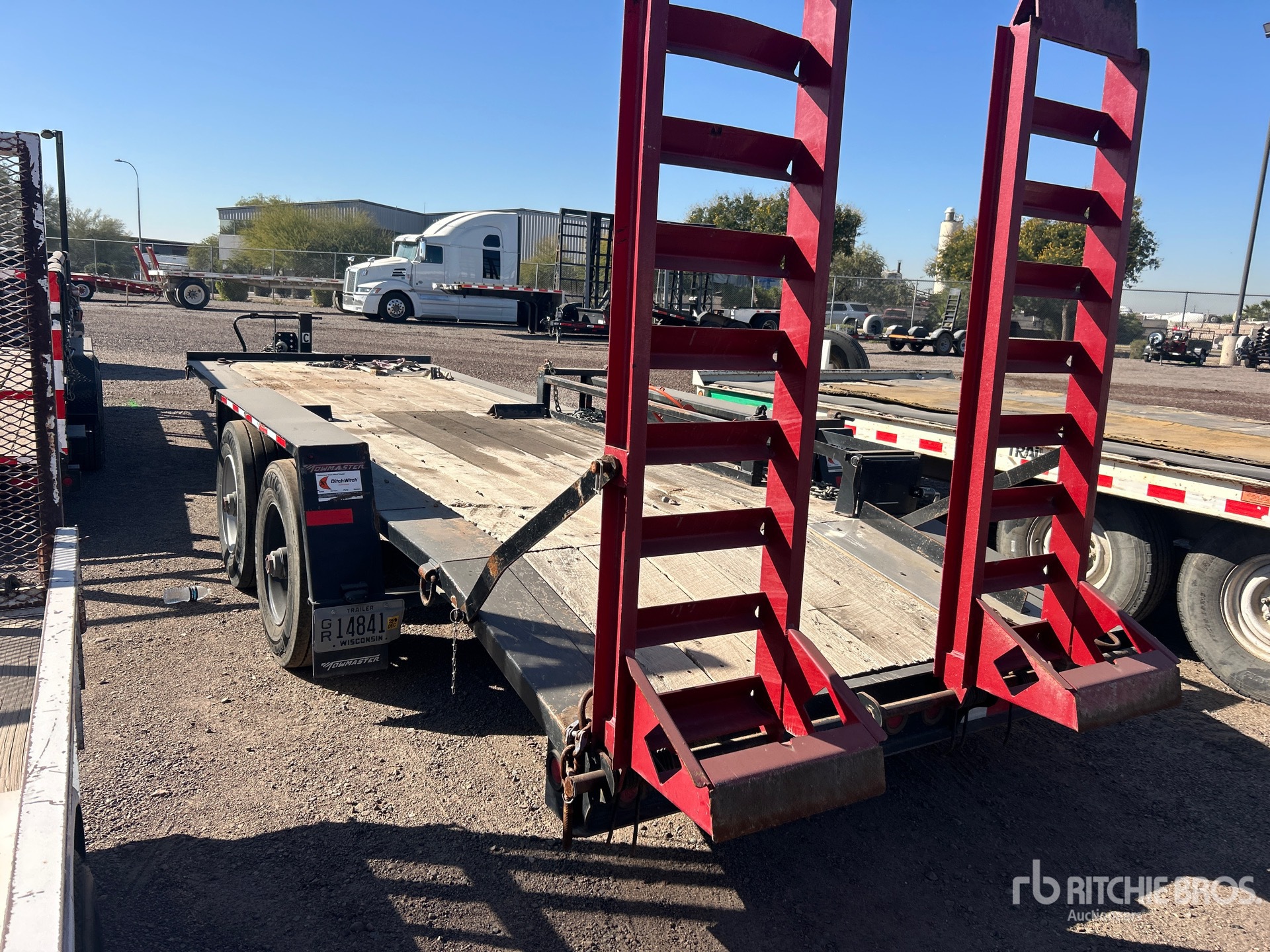 Aspect général with Image, coin arrière gauche