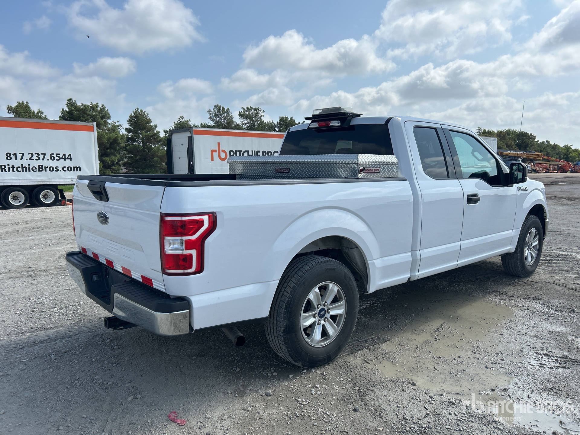 General Appearance with Picture, Right Rear Corner