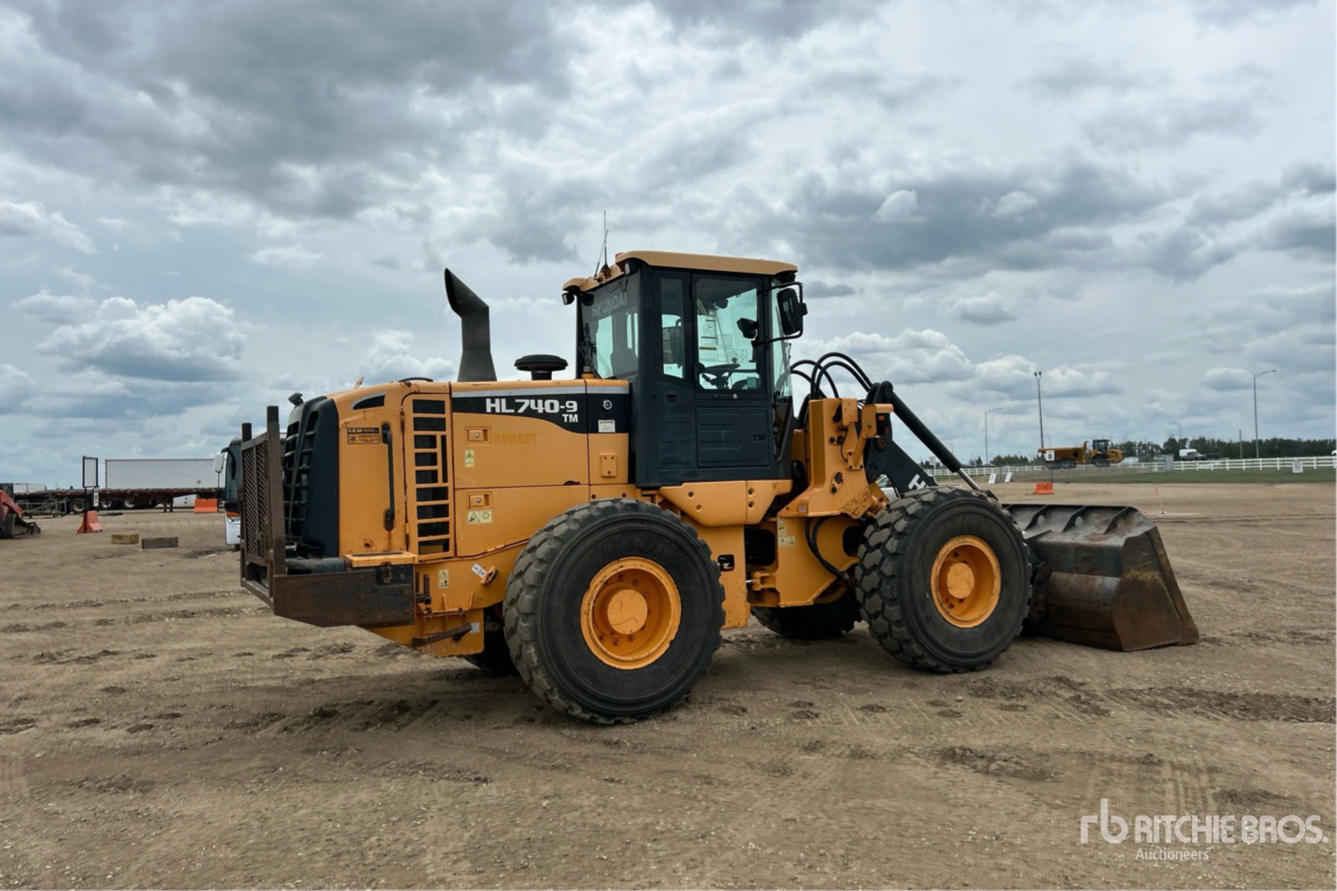 General Appearance with Picture, Right Rear Corner