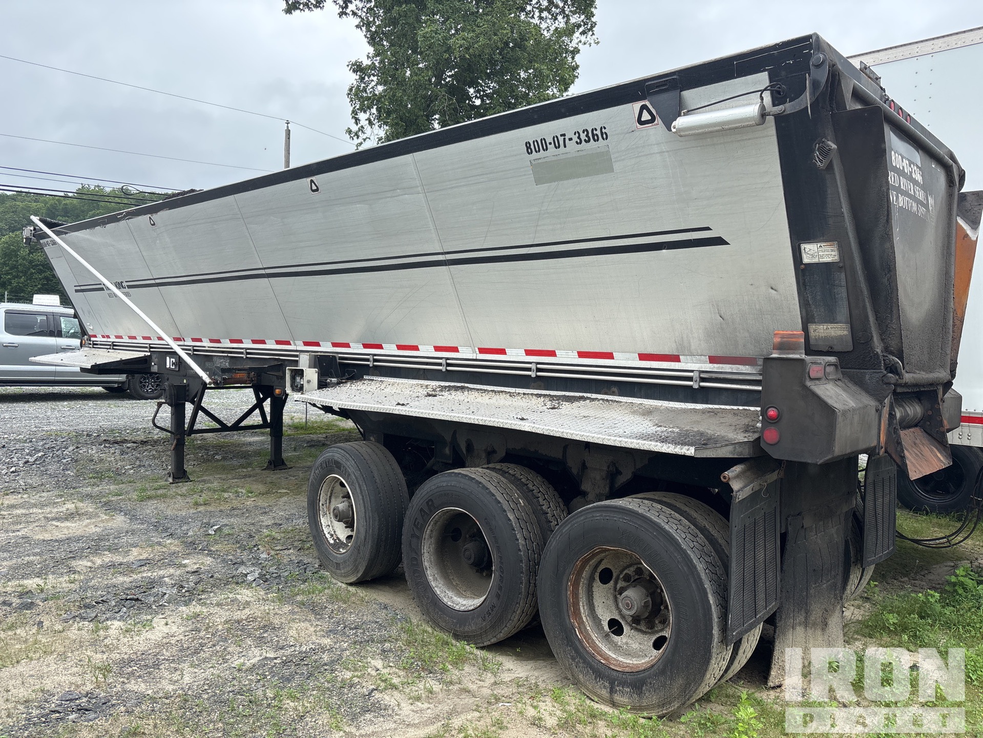 General Appearance with Bild, Ecke hinten links