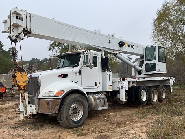 Altec AC38-127 25 t Straight Boom on 2008 Peterbilt 340 8x4 Boom Truck