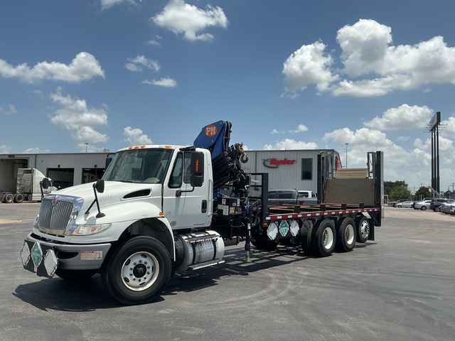 2016 PM 15.5 15980 lb Knuckle Boom on 2017 International Workstar 7400 8x4 Boom Truck