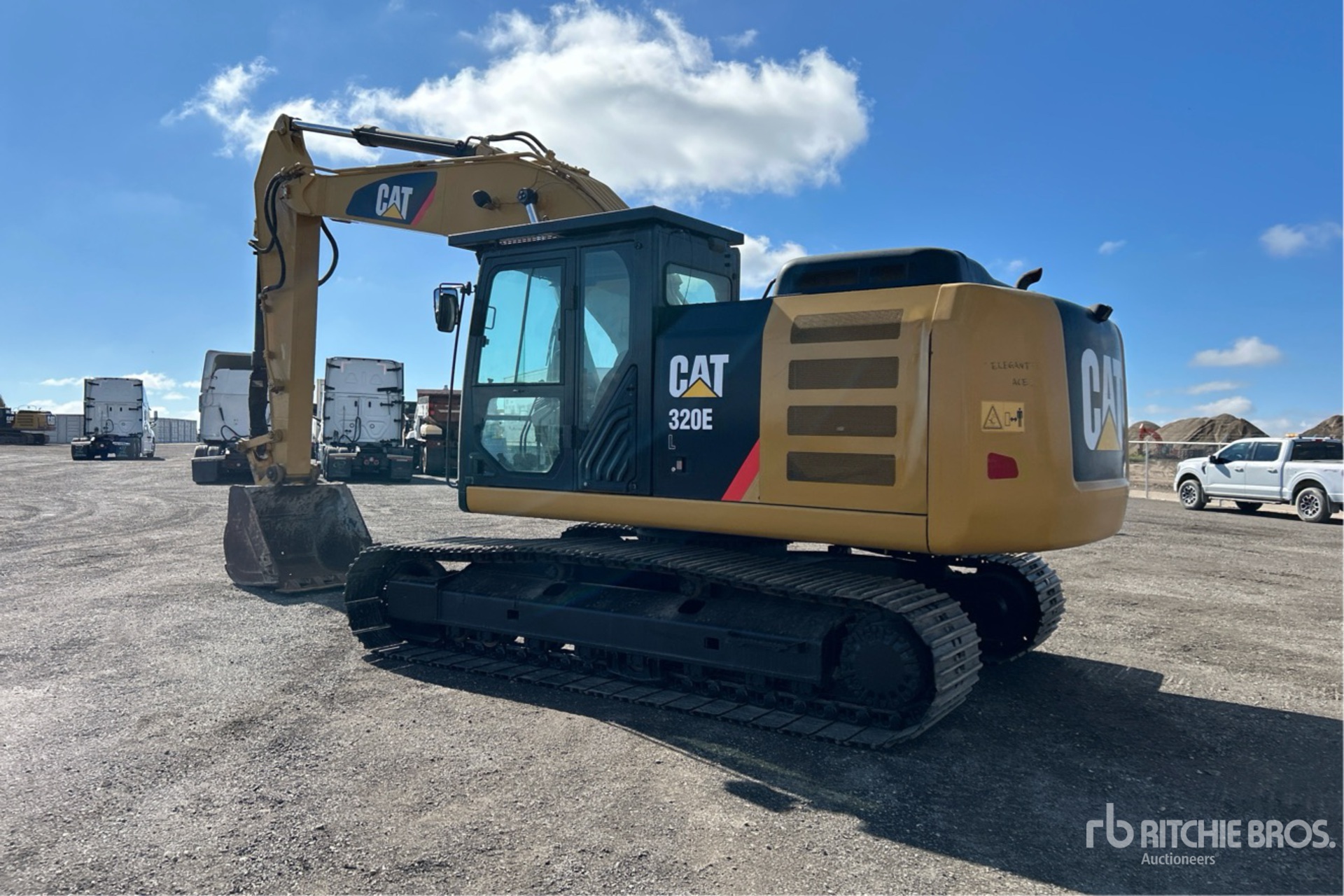 EXCAVADORA 2014 CATERPILLAR 320E