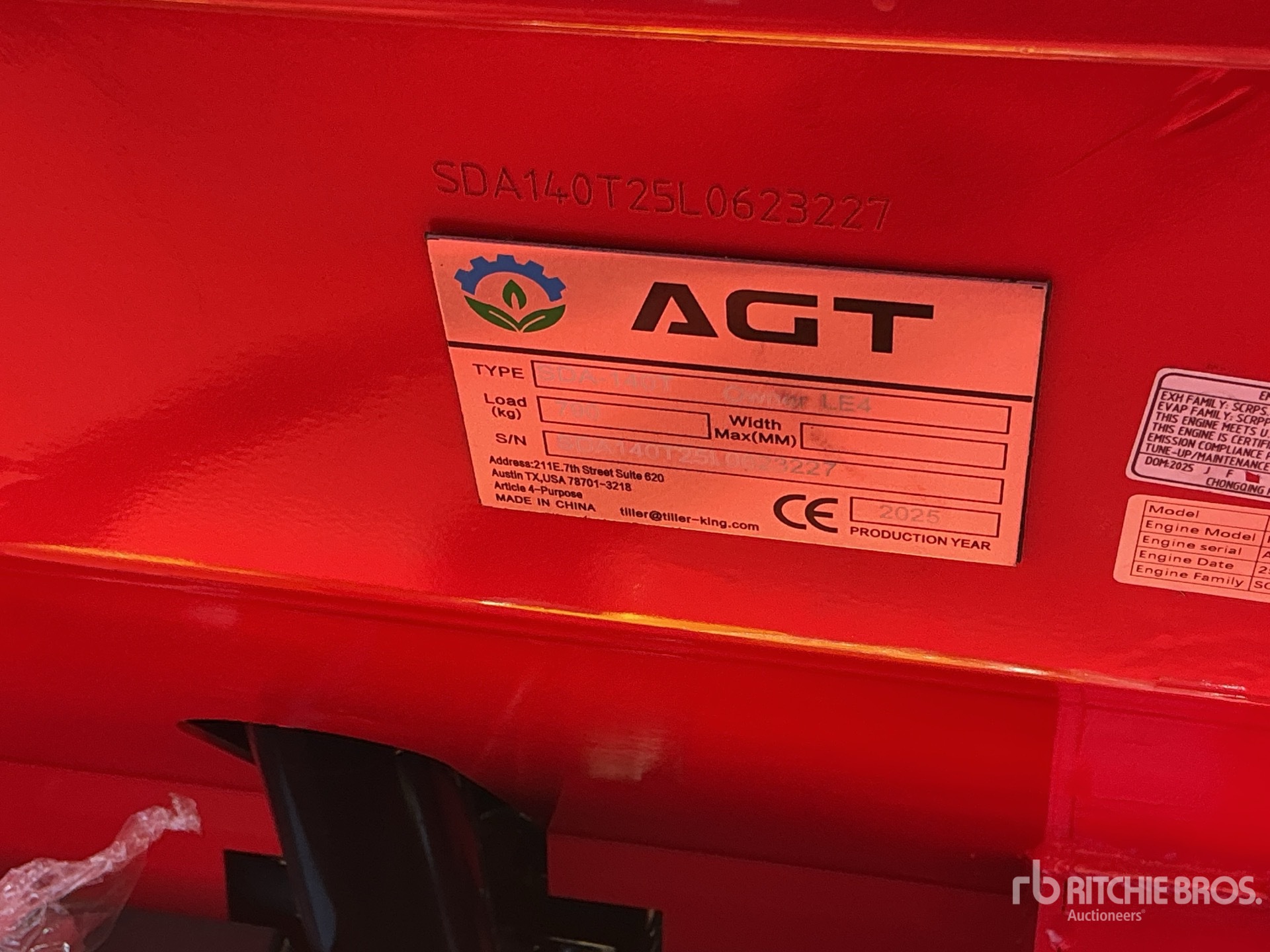CARGADOR SOBRE ORUGAS 2025 AGT SDA140T