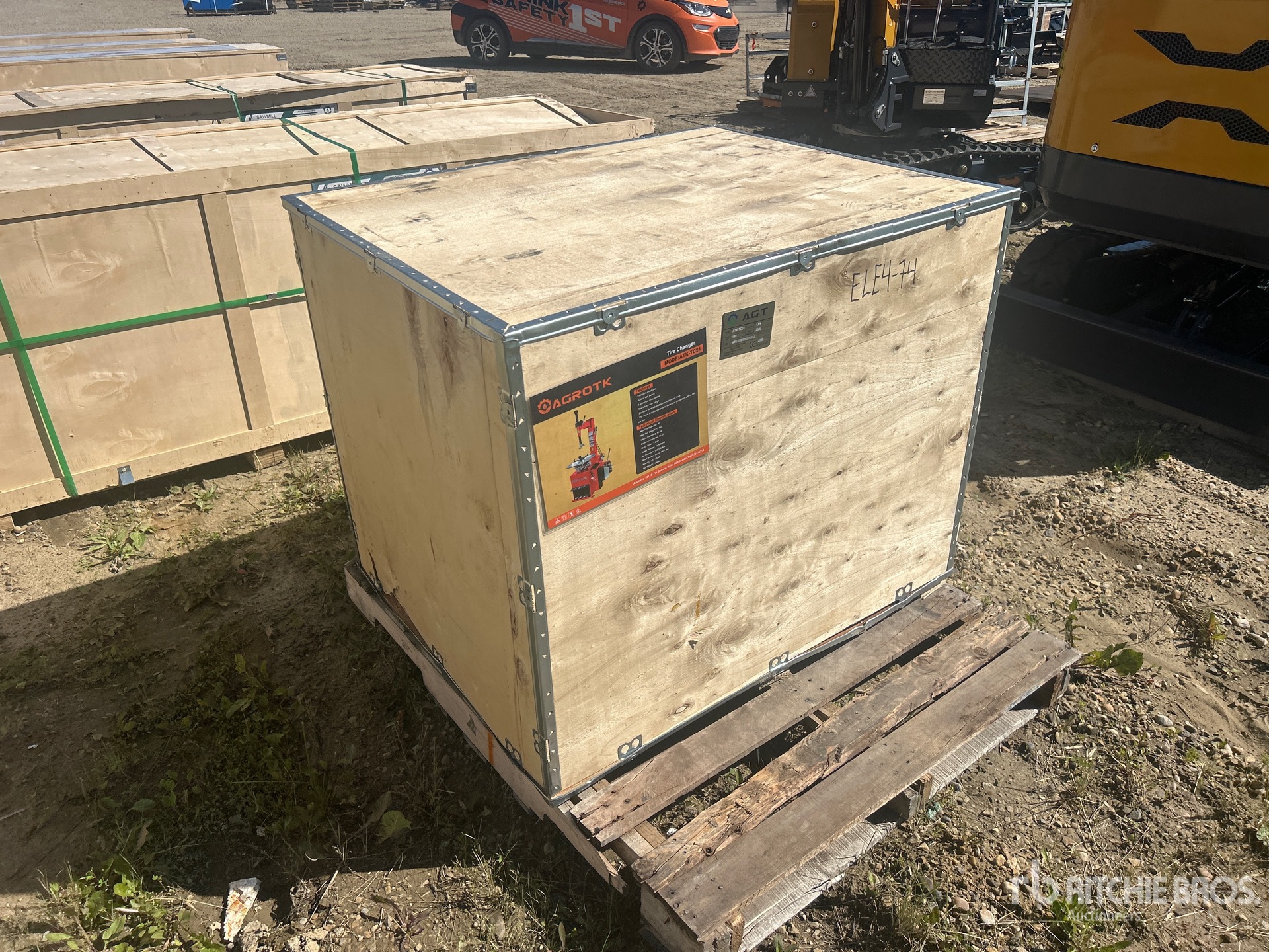 General Appearance with Picture, Left Rear Corner