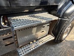 4 Underbody - Truck with 