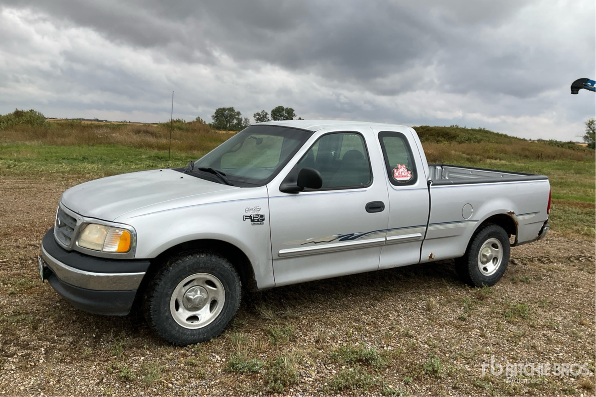General Appearance with Picture, Left Front Corner