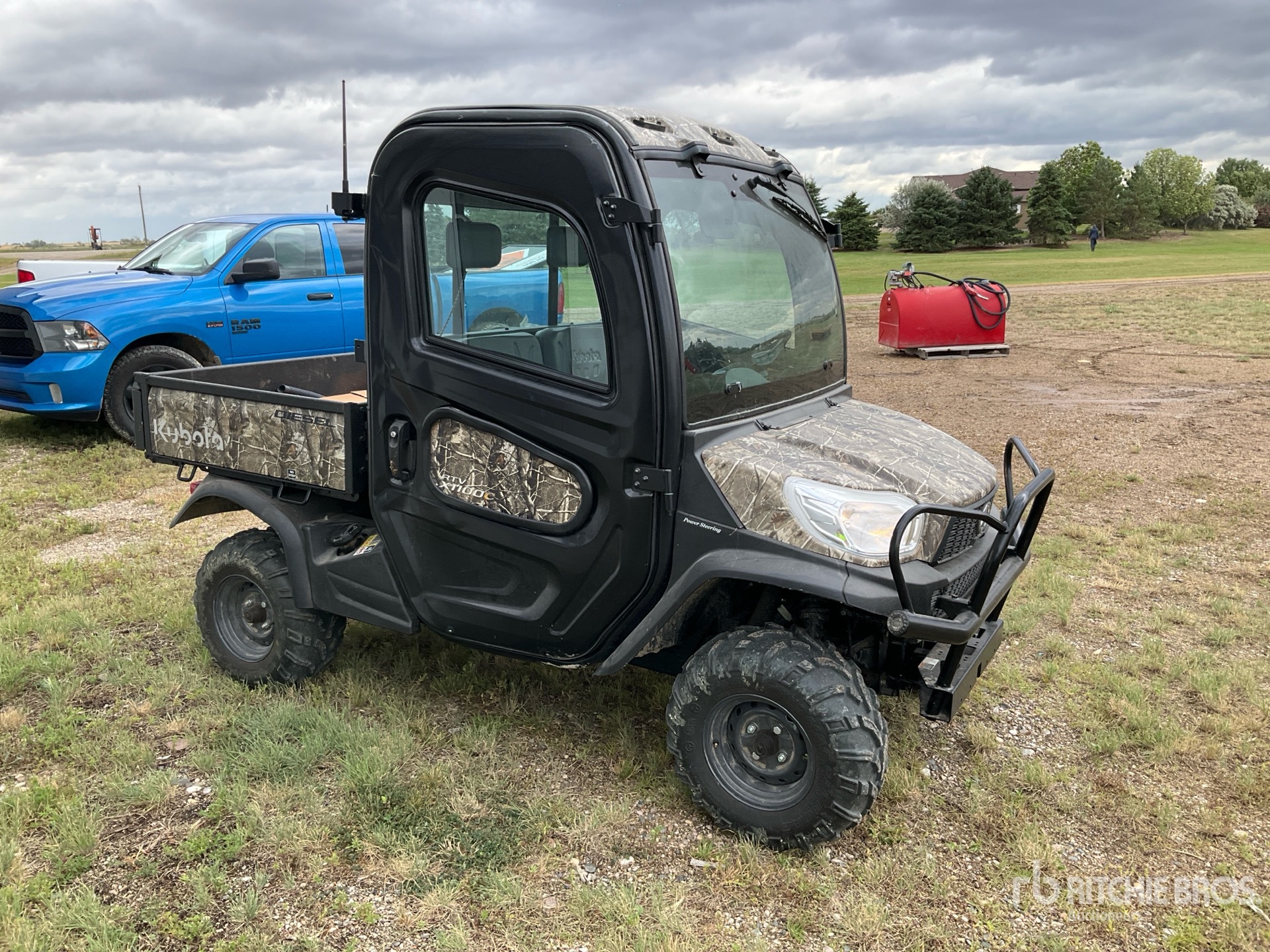 General Appearance with Picture, Right Front Corner