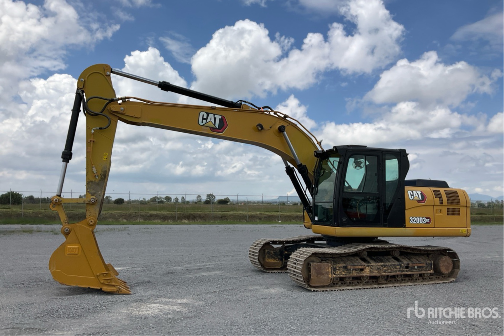 EXCAVADORA 2022 CATERPILLAR 320