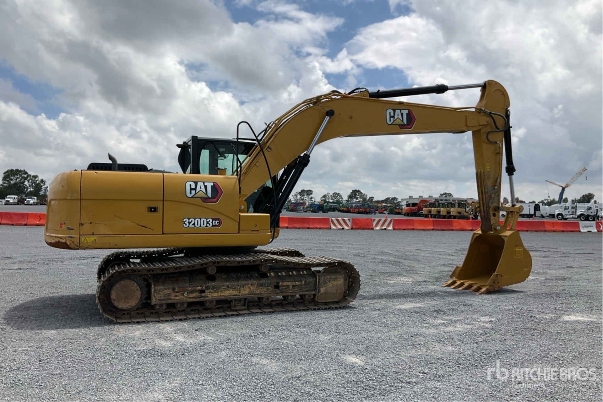 EXCAVADORA 2022 CATERPILLAR 320