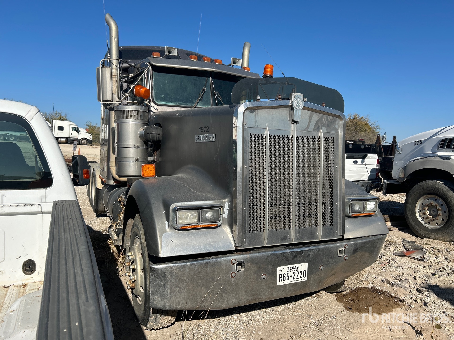 General Appearance with Picture, Right Front Corner