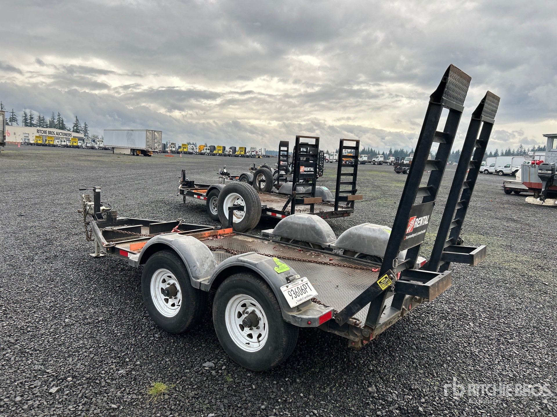 General Appearance with Bild, Ecke hinten links