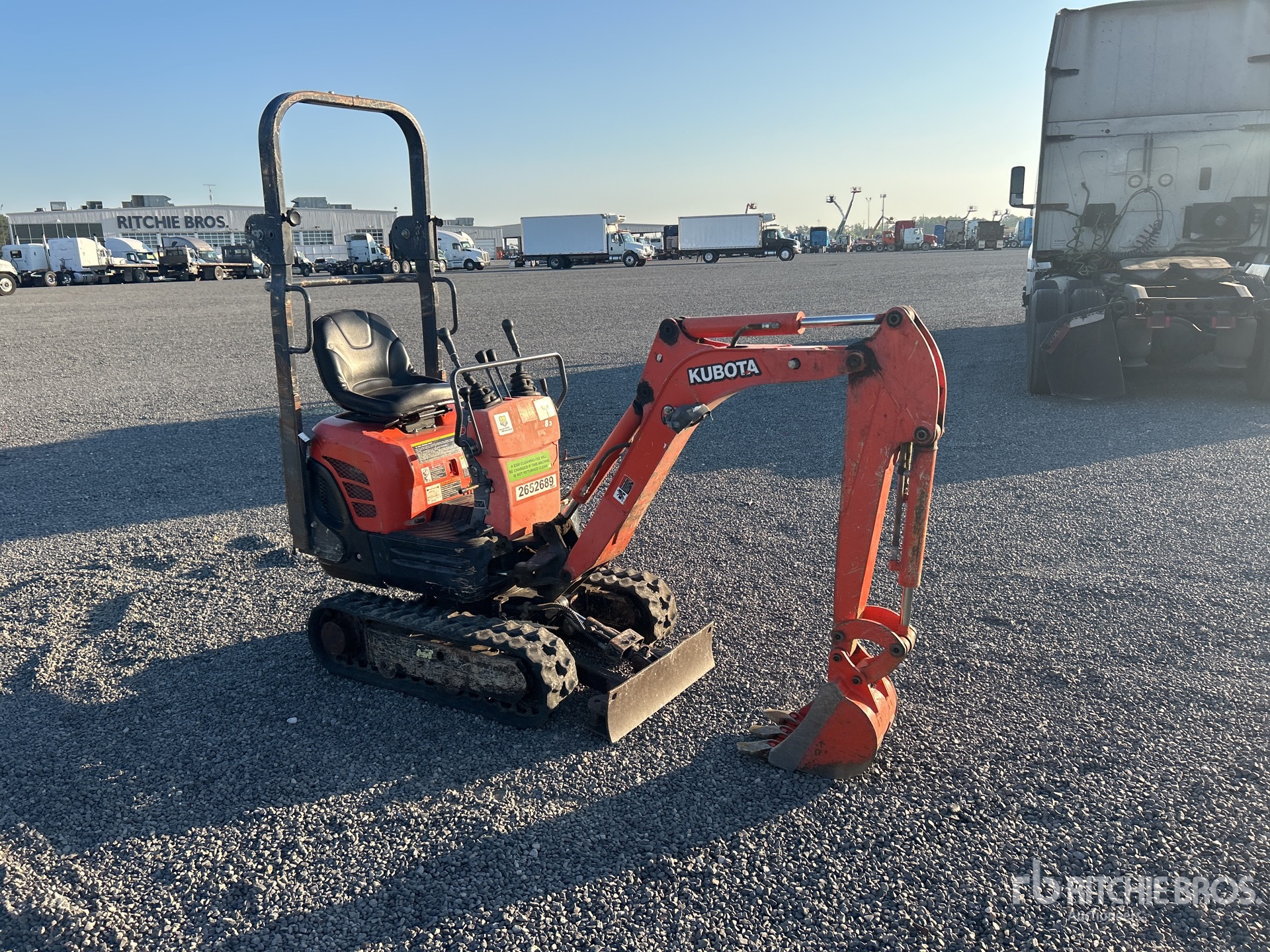 General Appearance with Picture, Right Front Corner