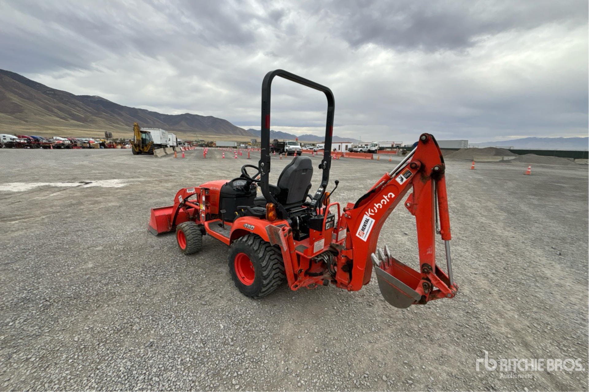 General Appearance with Foto, angolo posteriore sinistro