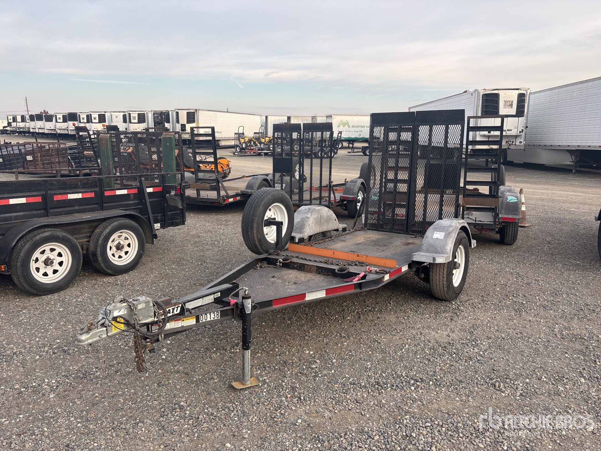 General Appearance with Picture, Left Front Corner