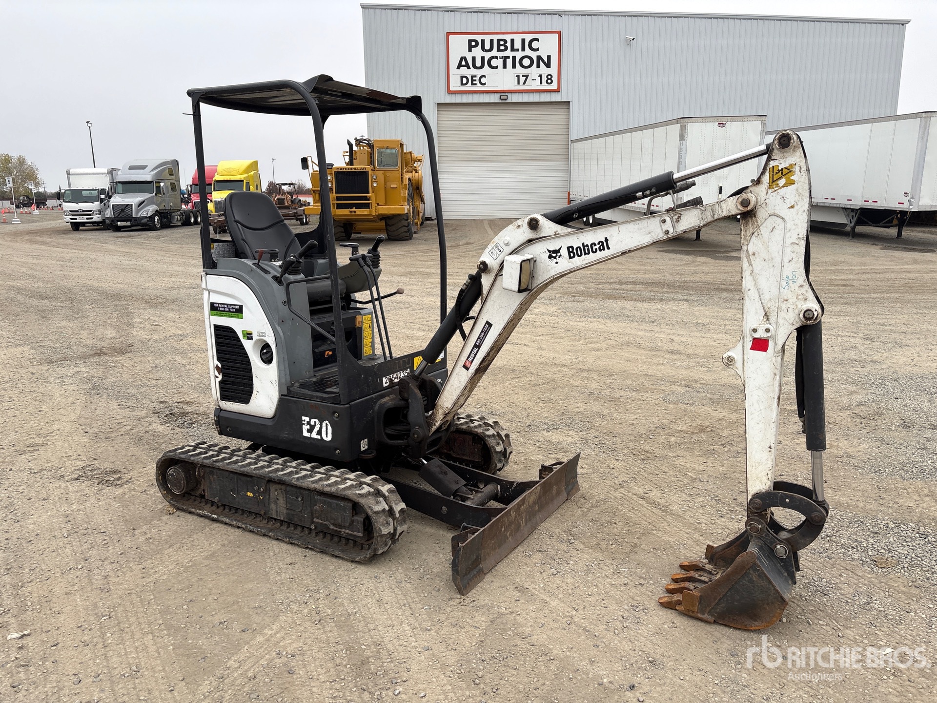 General Appearance with Picture, Right Rear Corner