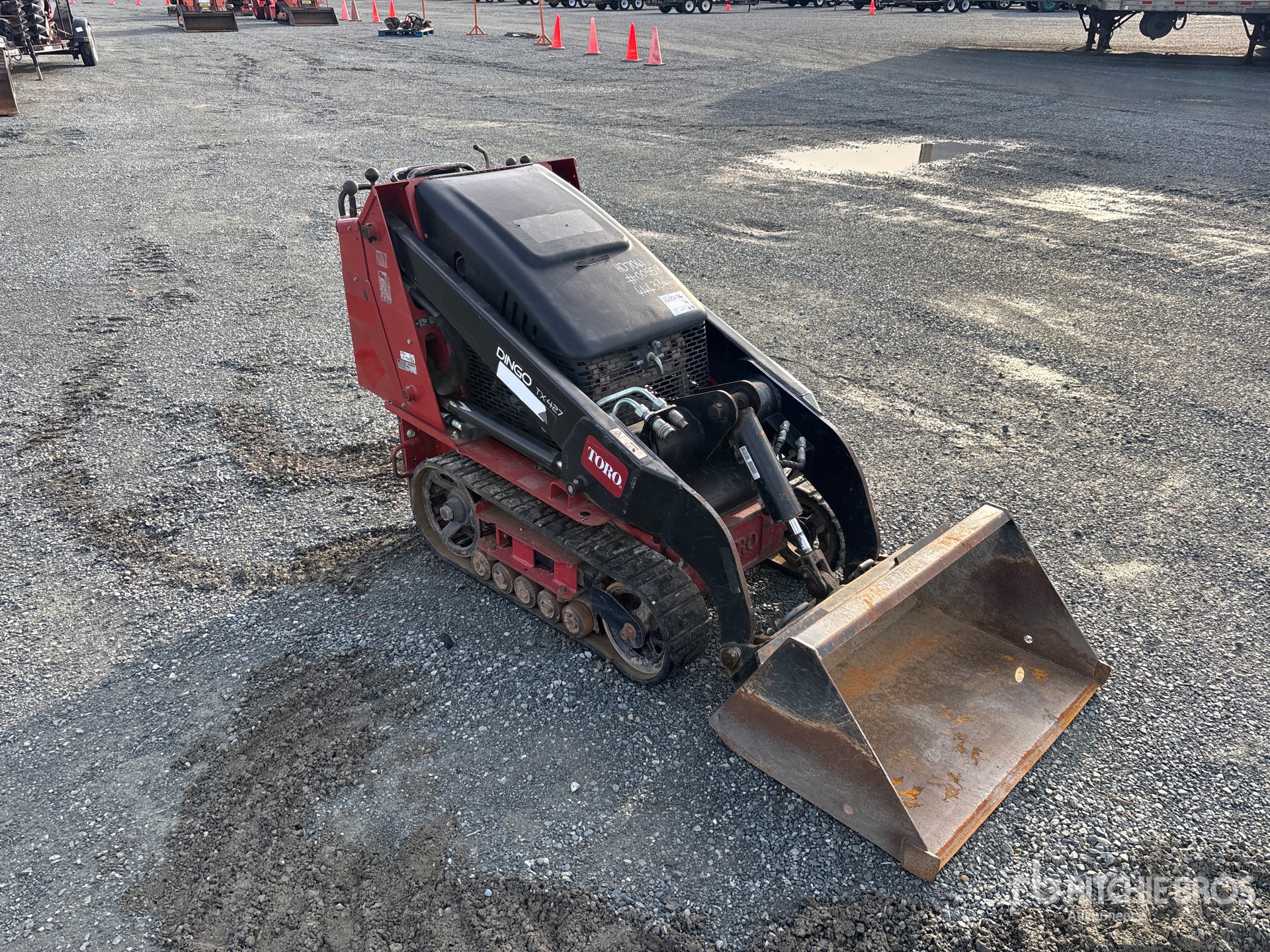 General Appearance with Picture, Right Front Corner