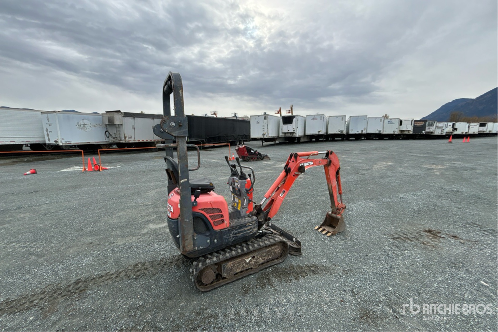 General Appearance with Picture, Right Rear Corner