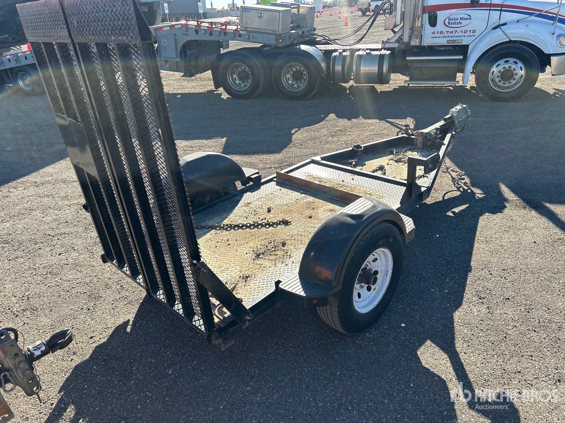 General Appearance with Picture, Right Rear Corner