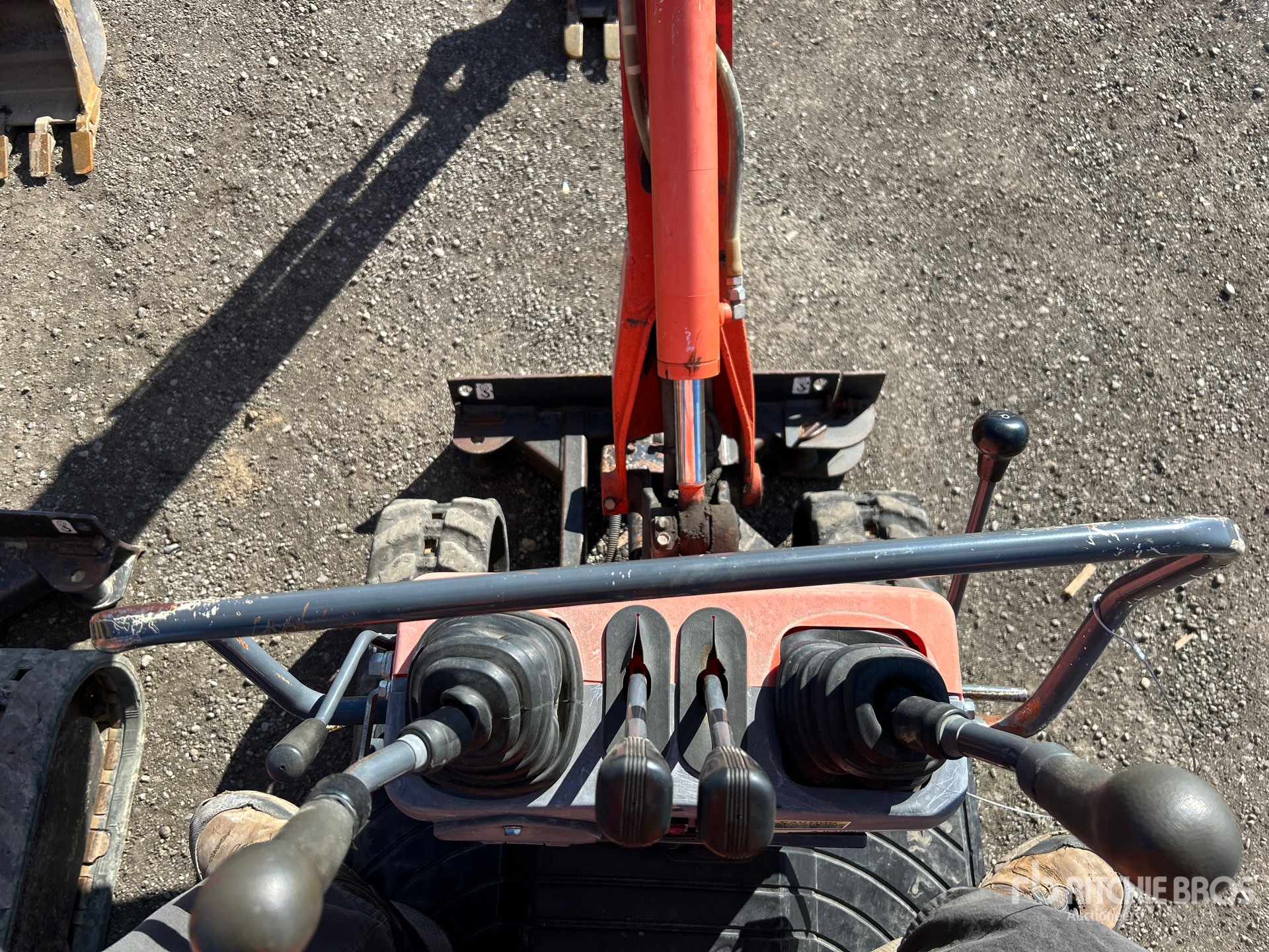 EXCAVADORA 2018 KUBOTA K0083