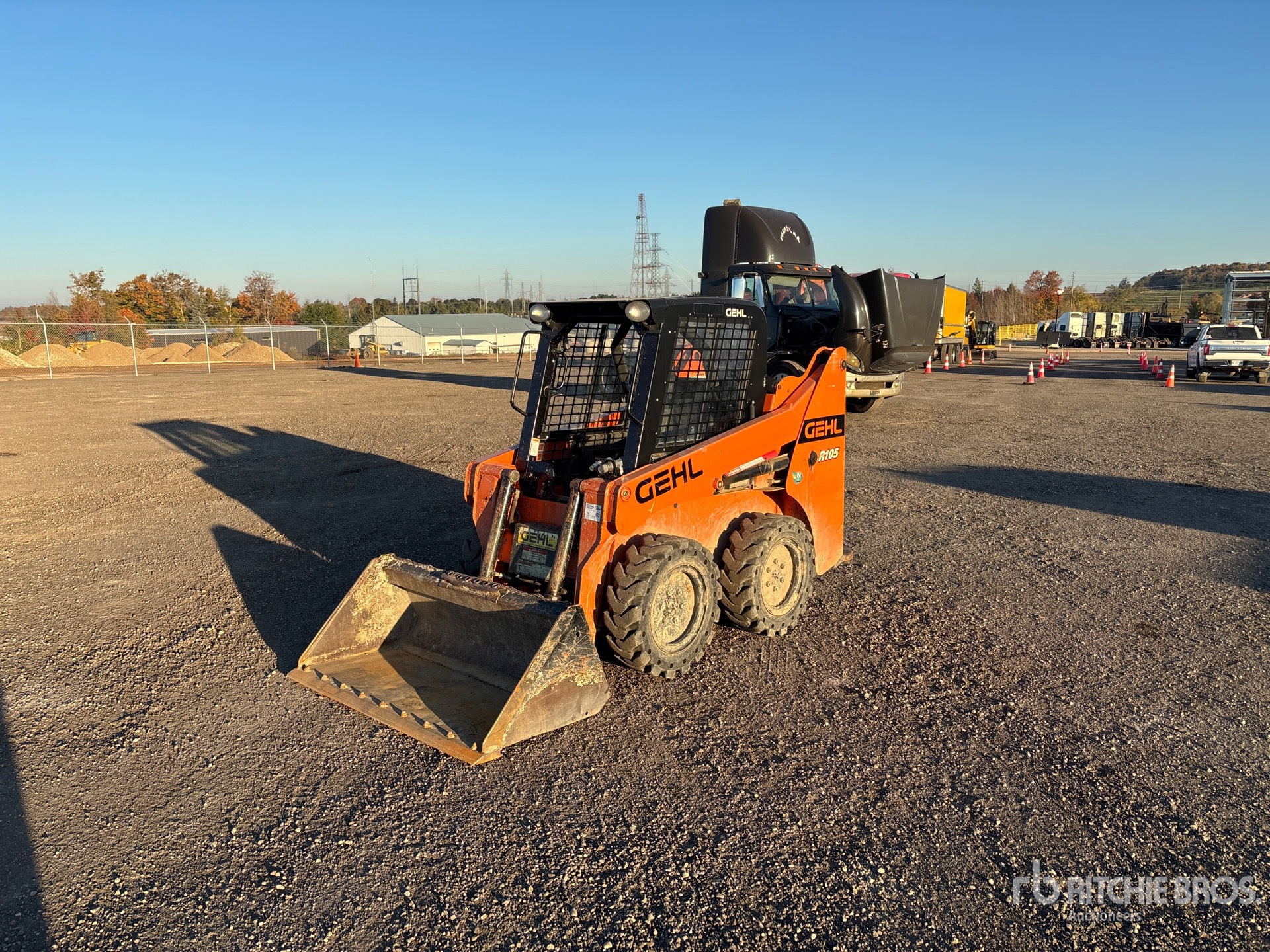 MINI CARGADOR SOBRE RUEDAS 2019 GEHL R105