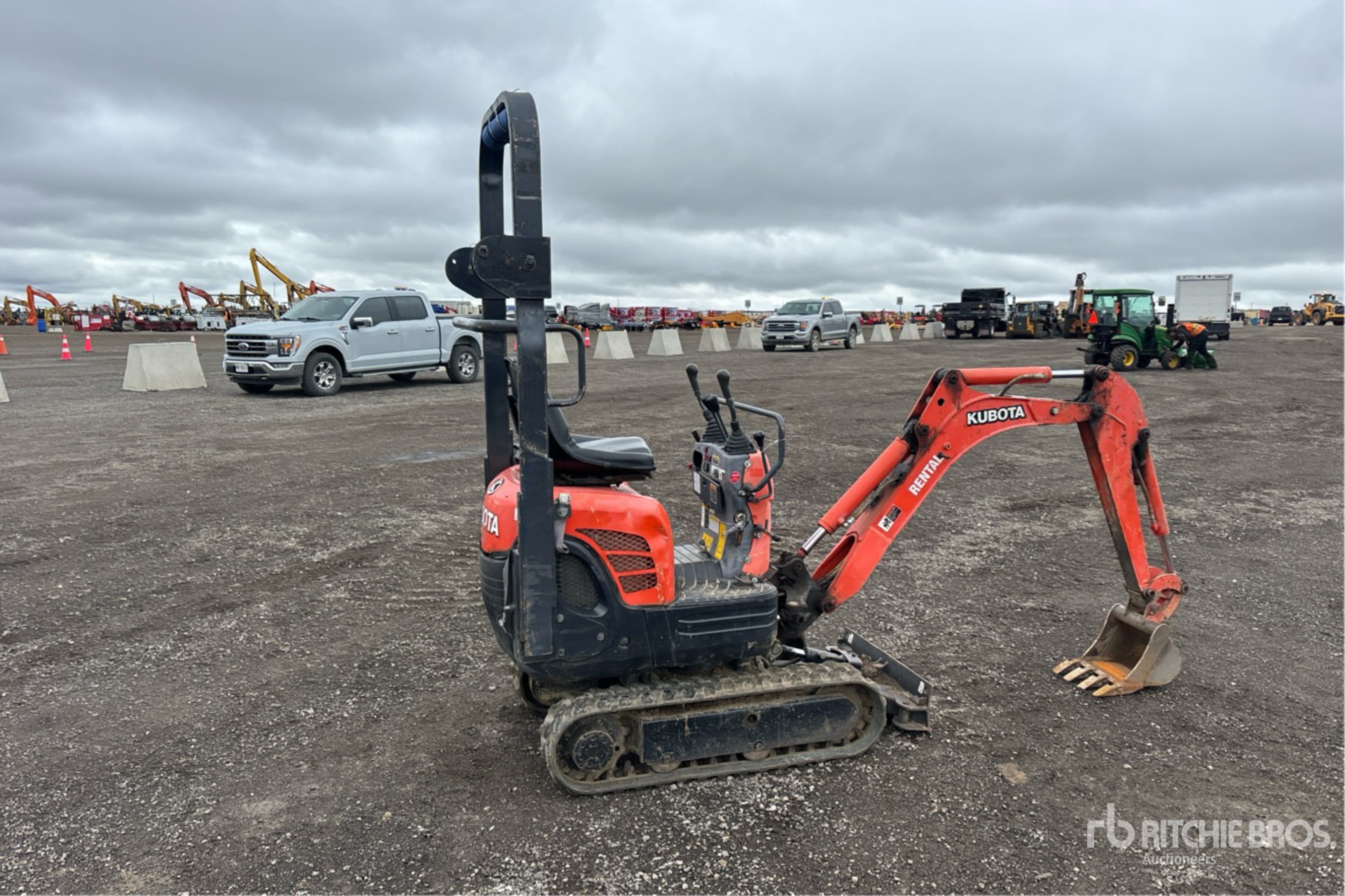 EXCAVADORA 2018 KUBOTA K0083