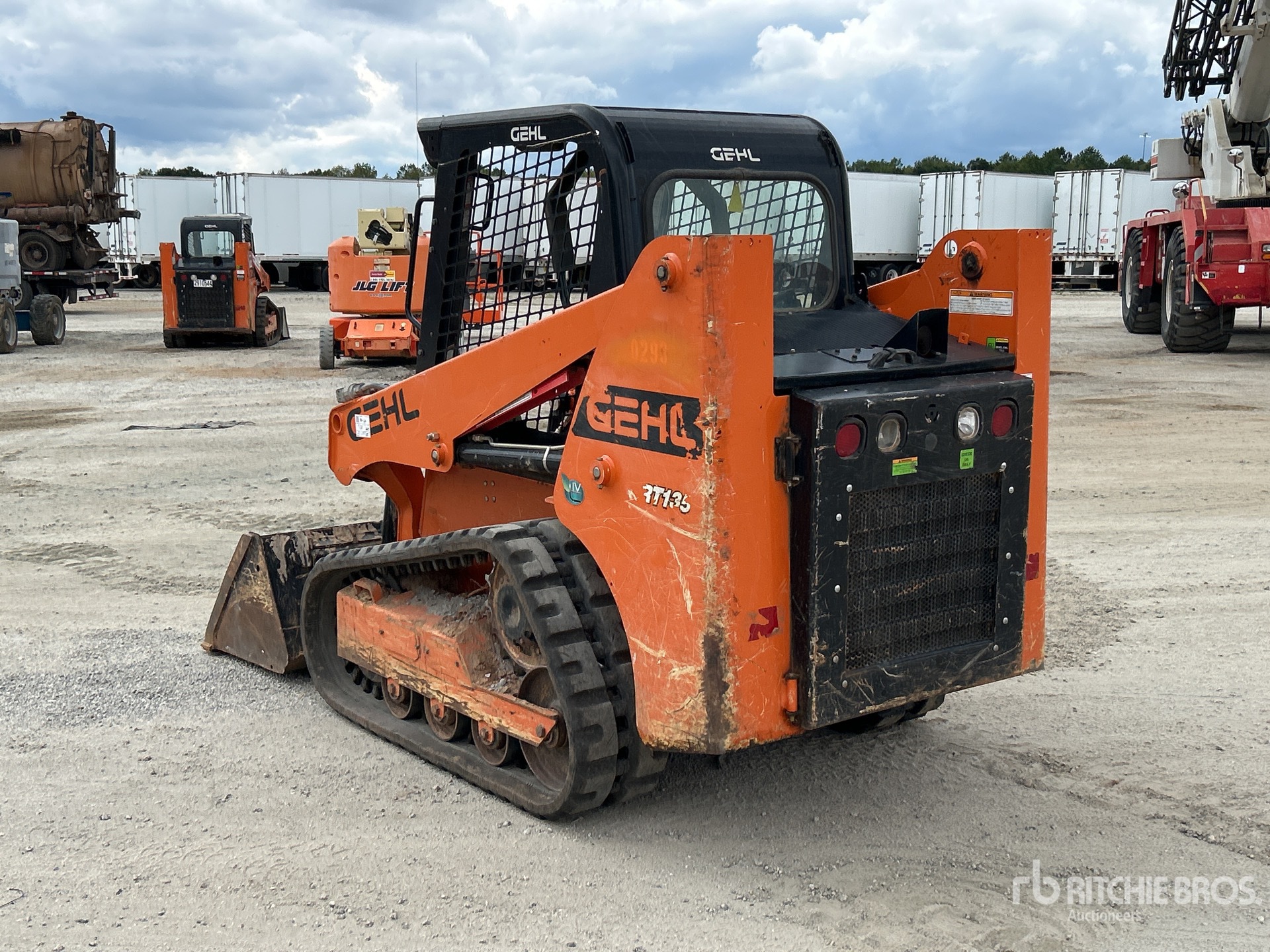 MINI CARGADOR SOBRE ORUGAS 2020 COMPAC RT135