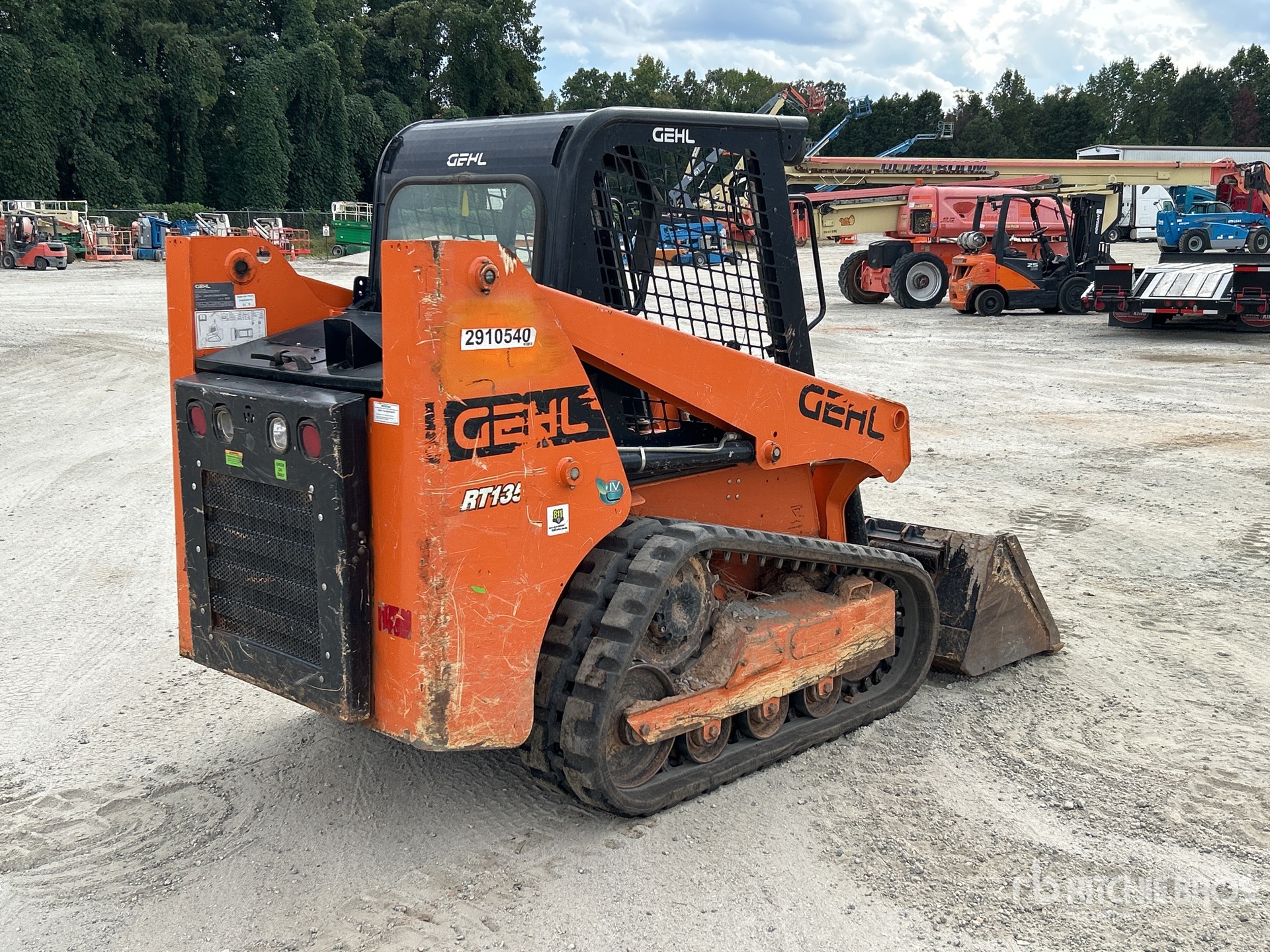 MINI CARGADOR SOBRE ORUGAS 2020 COMPAC RT135