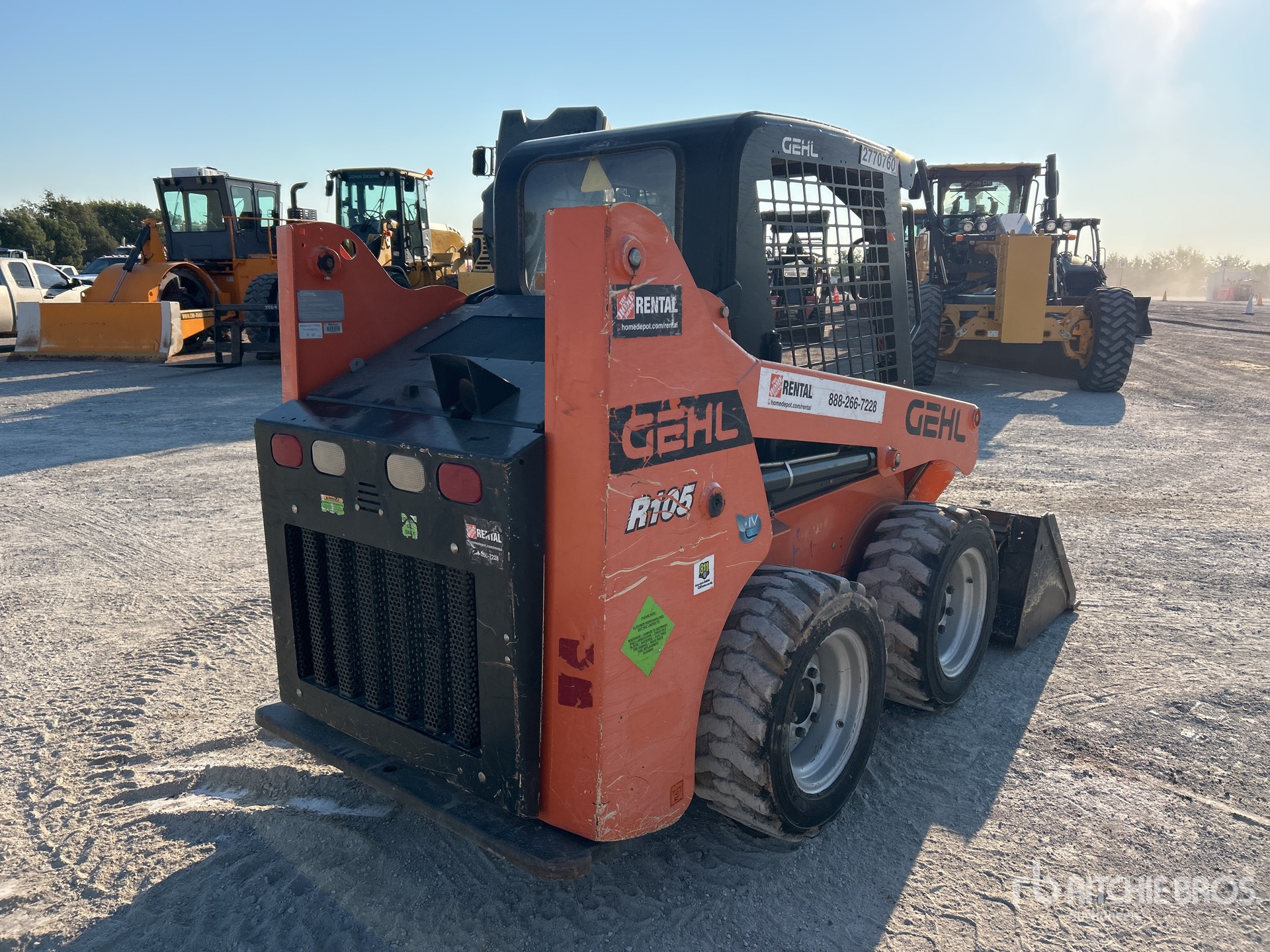MINI CARGADOR SOBRE RUEDAS 2019 GEHL R105