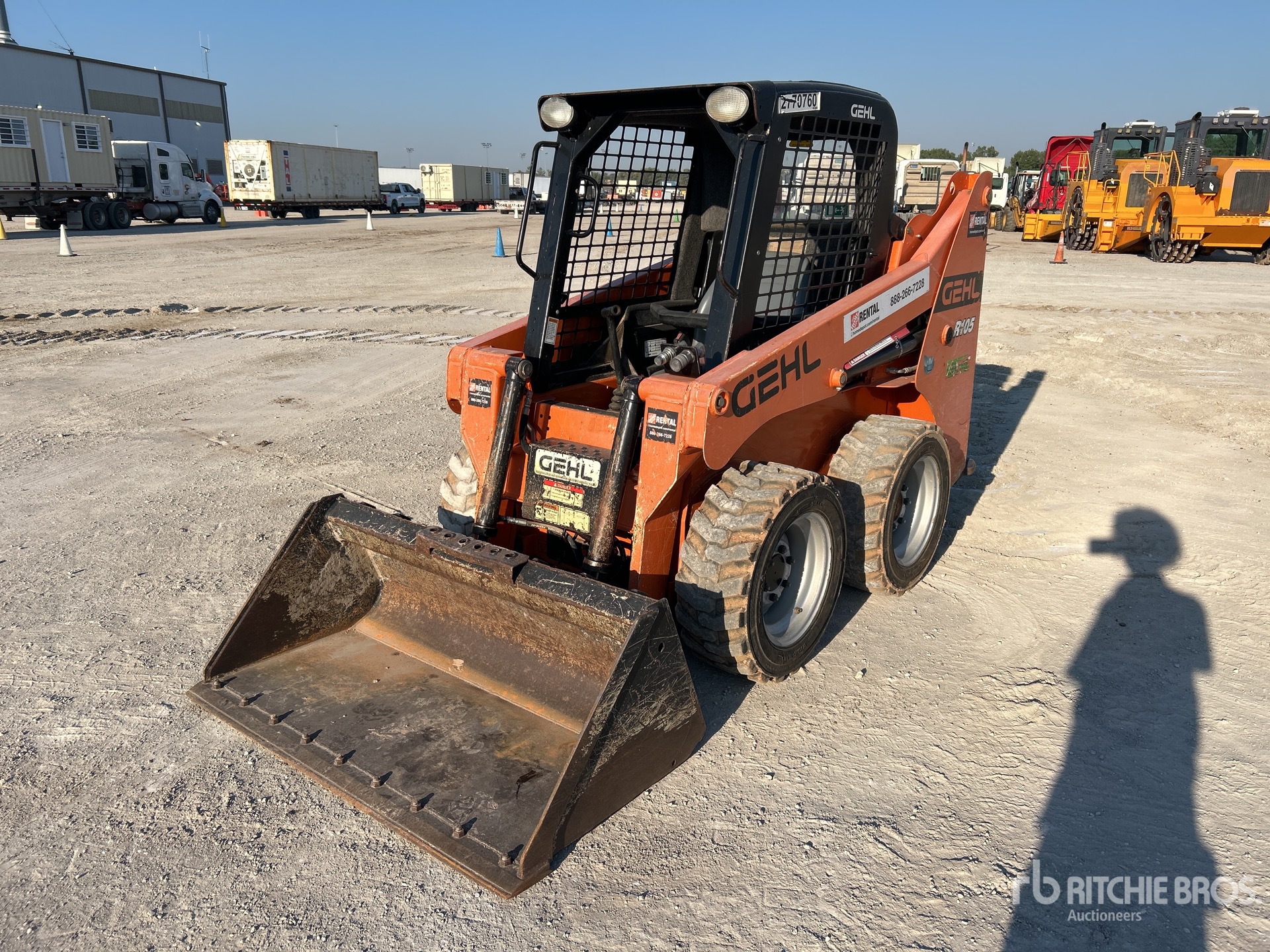 MINI CARGADOR SOBRE RUEDAS 2019 GEHL R105